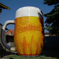 Aufblasbare krug Pilsner Urquell