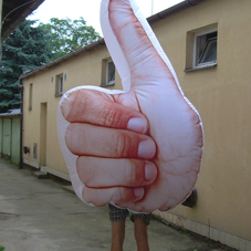 Inflatable costume hand