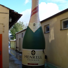 Aufblasbare flasche Henkell