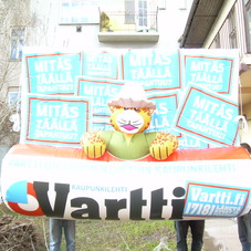 inflatable newspaper Vartti