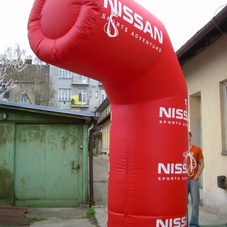 Inflatable half-arch Nissan