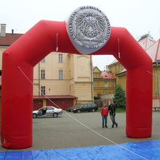 Aufblasbare Bögen schlesischen Universität