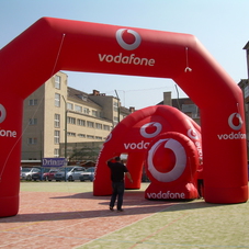 Inflatable arch Vodafone