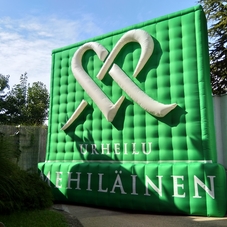 Mehiläinen inflatable block