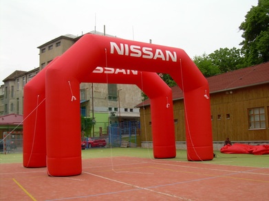 Inflatable arches Nissan