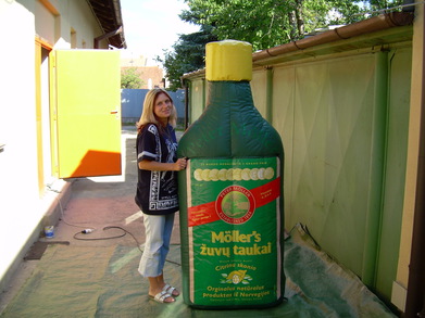 Inflatable Bottle Moller