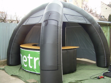 inflatable tent Metro with table