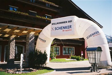 Inflatable arch Schenker