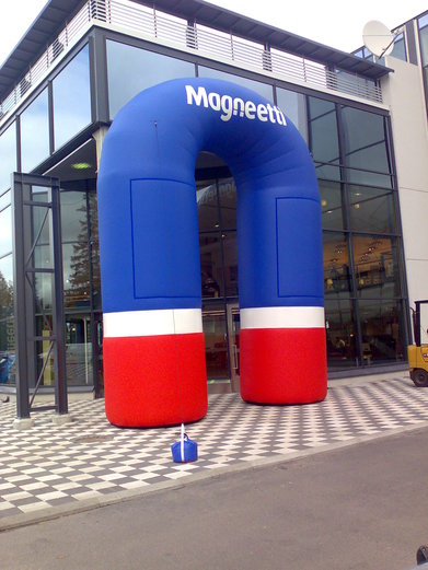 Inflatable arch Magnetti