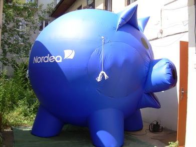 Inflatable pig Nordea