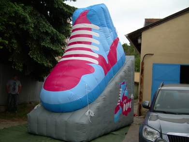 Inflatable shoe