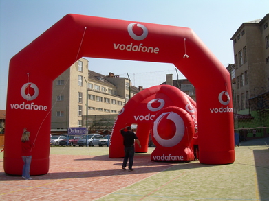 Inflatable arch Vodafone