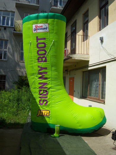 Inflatable boot